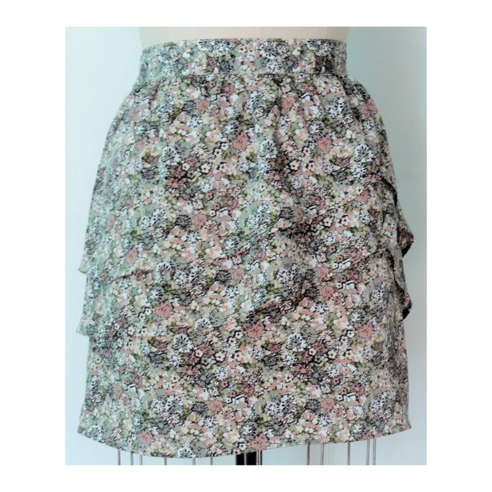 H&M GREEN BLACK PINK DITZY FLORAL ASYMMETRIC TIERED COQUETTE MINI SKIRT 12 NWT